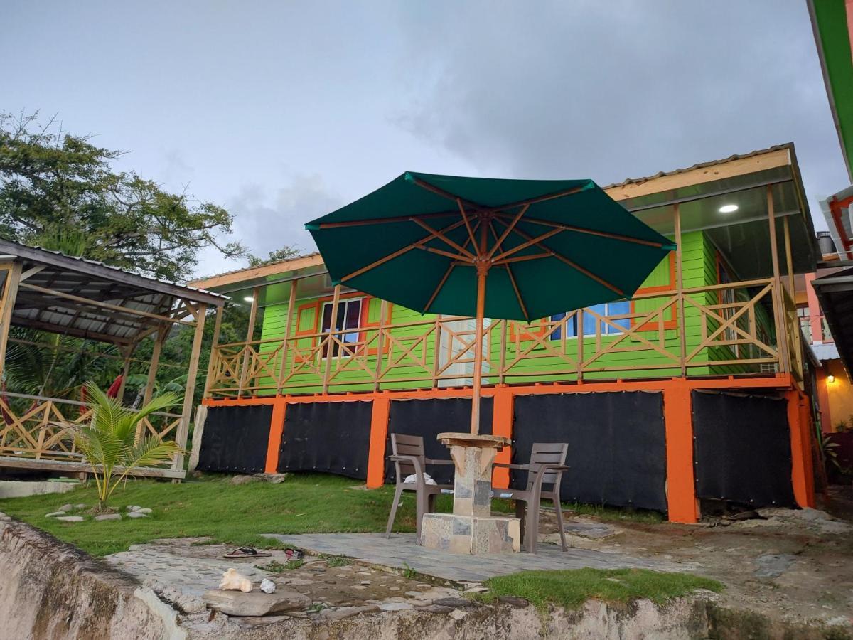 Cabanas Mister Mac Fresh Water Bay Bagian luar foto
