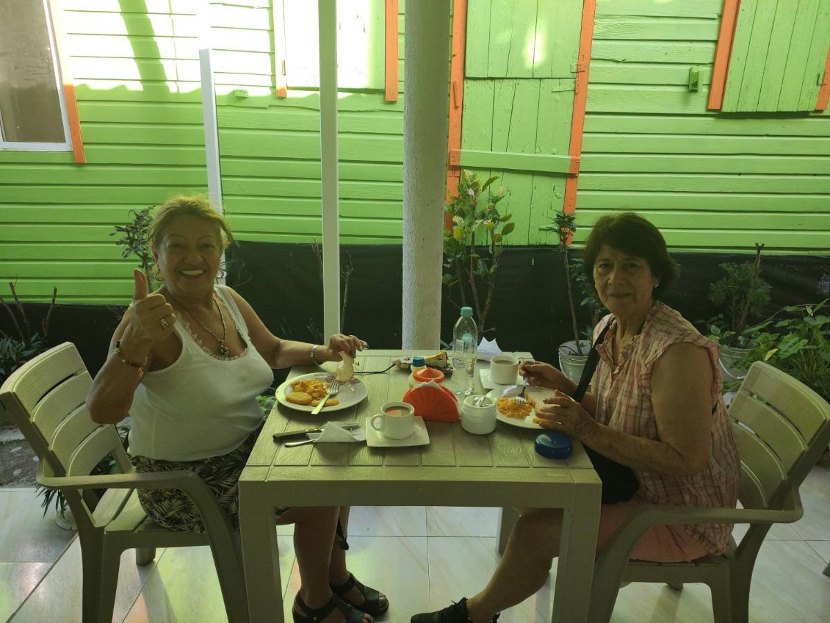 Cabanas Mister Mac Fresh Water Bay Bagian luar foto