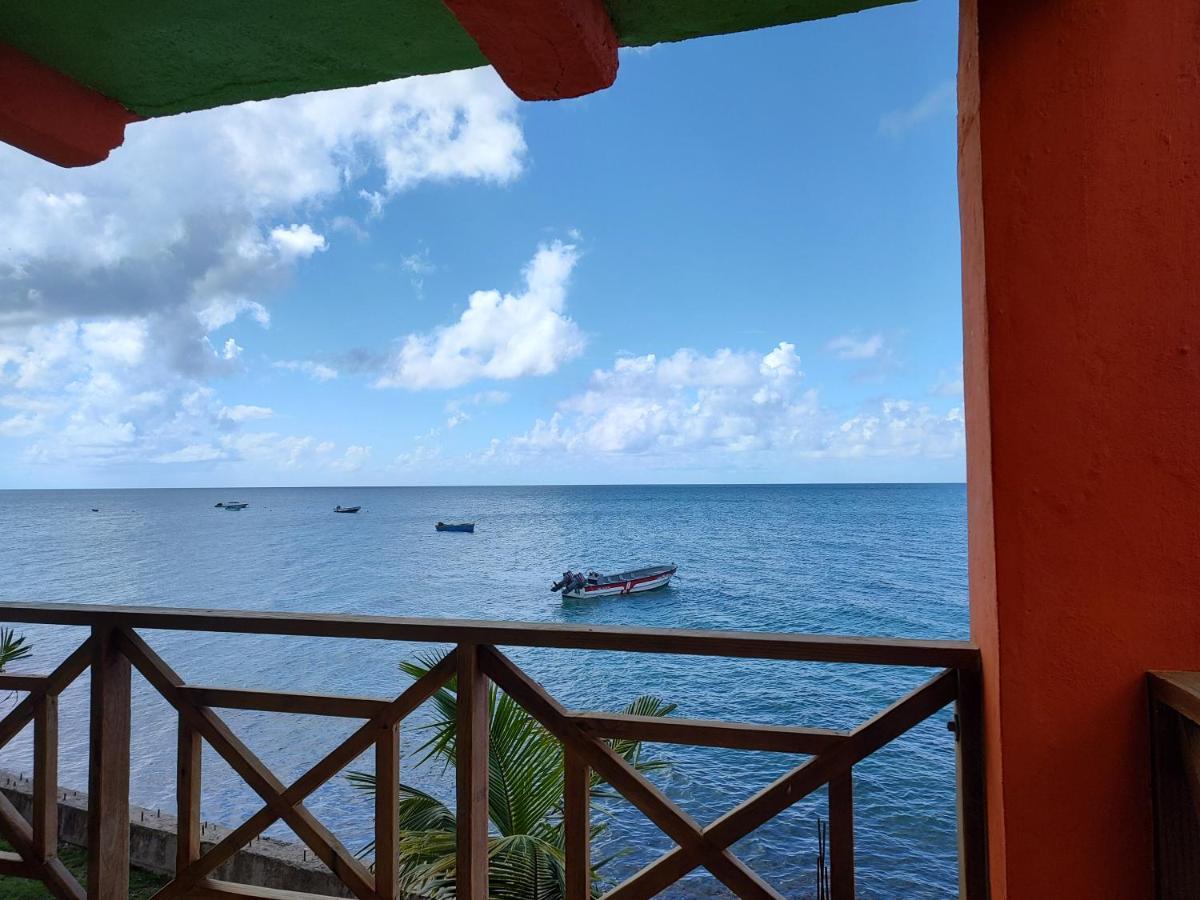 Cabanas Mister Mac Fresh Water Bay Bagian luar foto