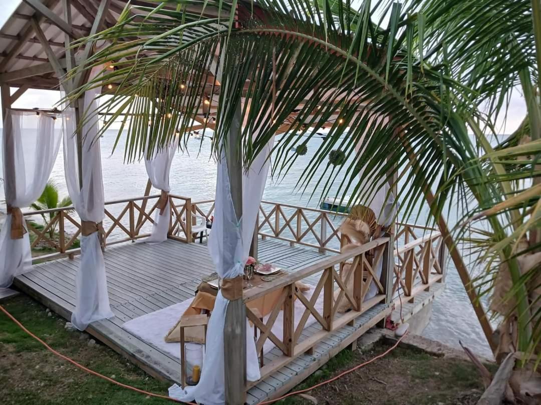 Cabanas Mister Mac Fresh Water Bay Bagian luar foto